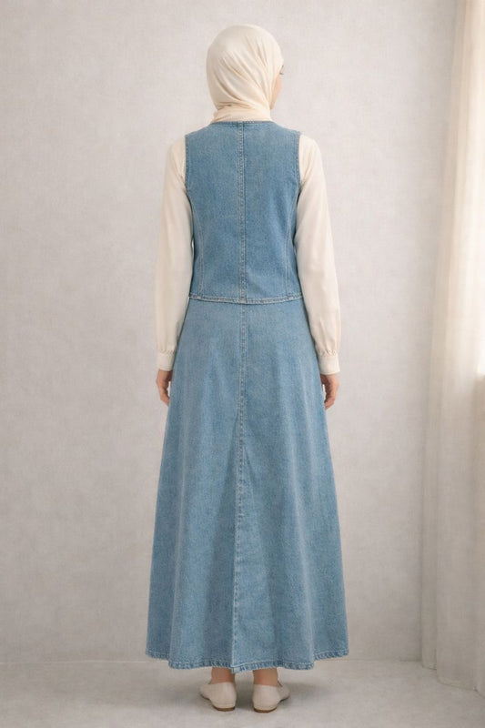 Zweiteiliges Jeans-Set aus Gilet und Rock