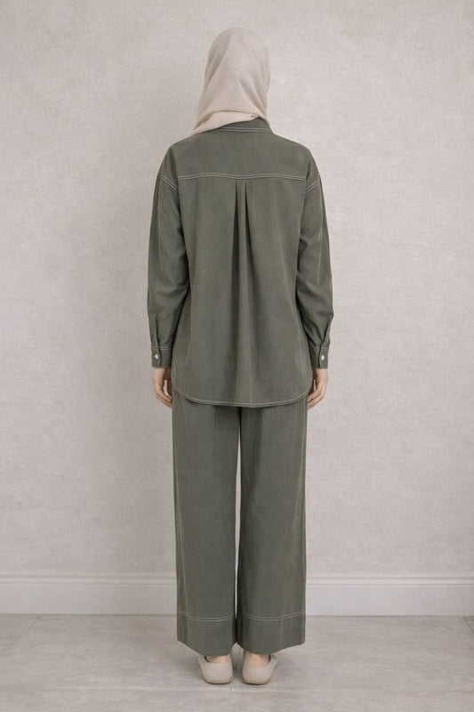 Zweiteiliges Set mit Ziernähte - Grün