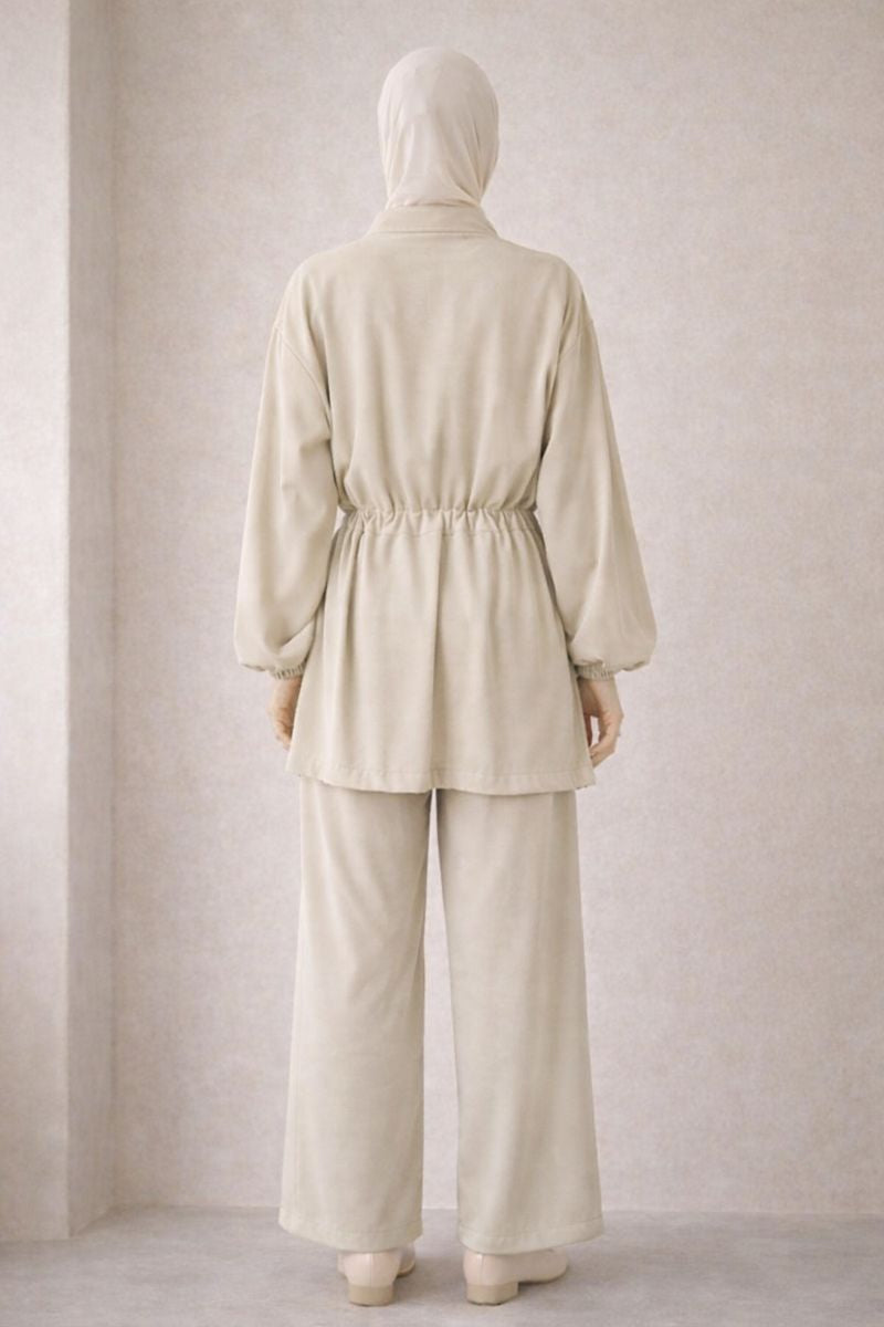 Zweiteiliges Set mit Ballonärmel und Taillengürtel - Beige