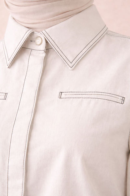Zweiteilges Set mit verdeckter Knopfleiste und Ziernähte - Weiß