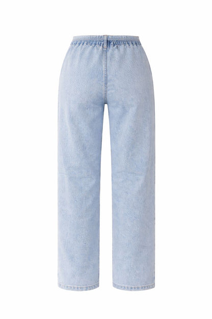 Jeans mit elastischem Bund und Gürtel