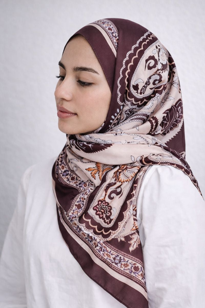 Hijab mit persischem Blumenmuster - Weinrot