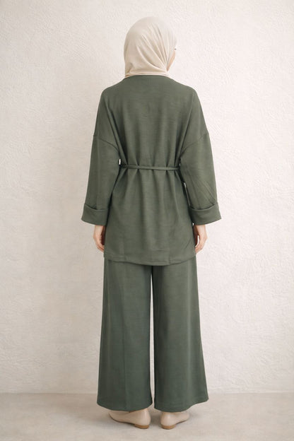 Zweiteiliges Set mit Gürtel - Grün