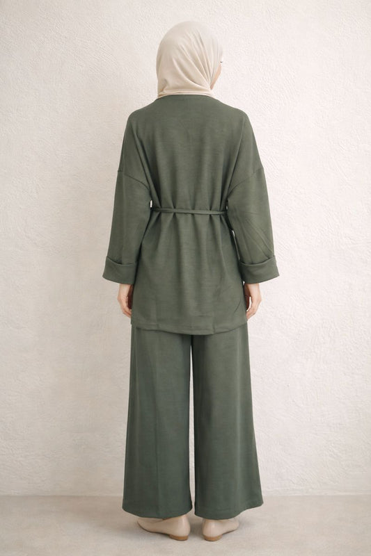 Zweiteiliges Set mit Gürtel - Grün