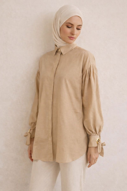 Elegante Bluse mit Ballonärmel und Ösendetail - Beige