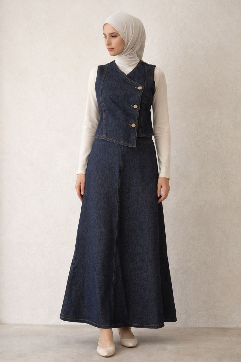 Zweiteiliges Jeans-Set aus asymmetrischem Gilet und Rock