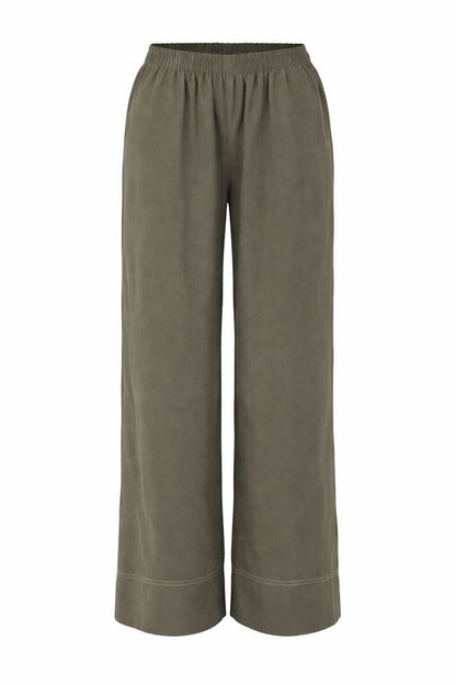 Zweiteiliges Set mit Ziernähte - Grün