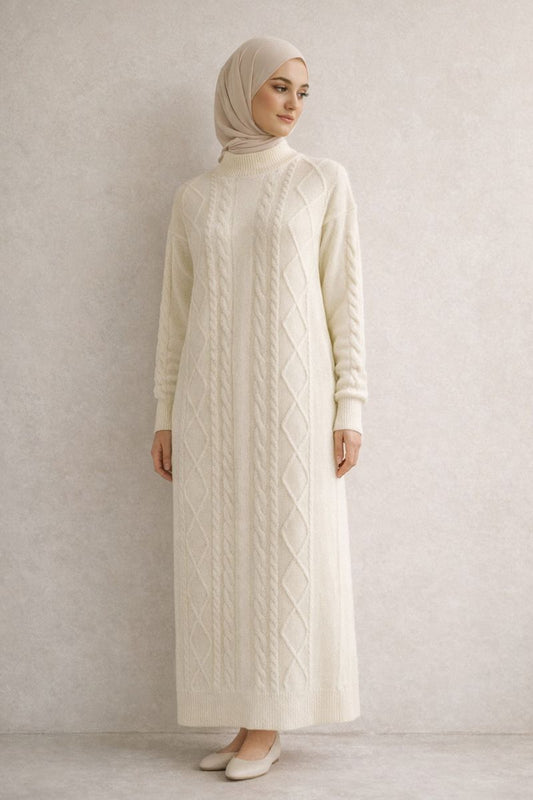 Strickkleid mit Zopfmuster - Weiß