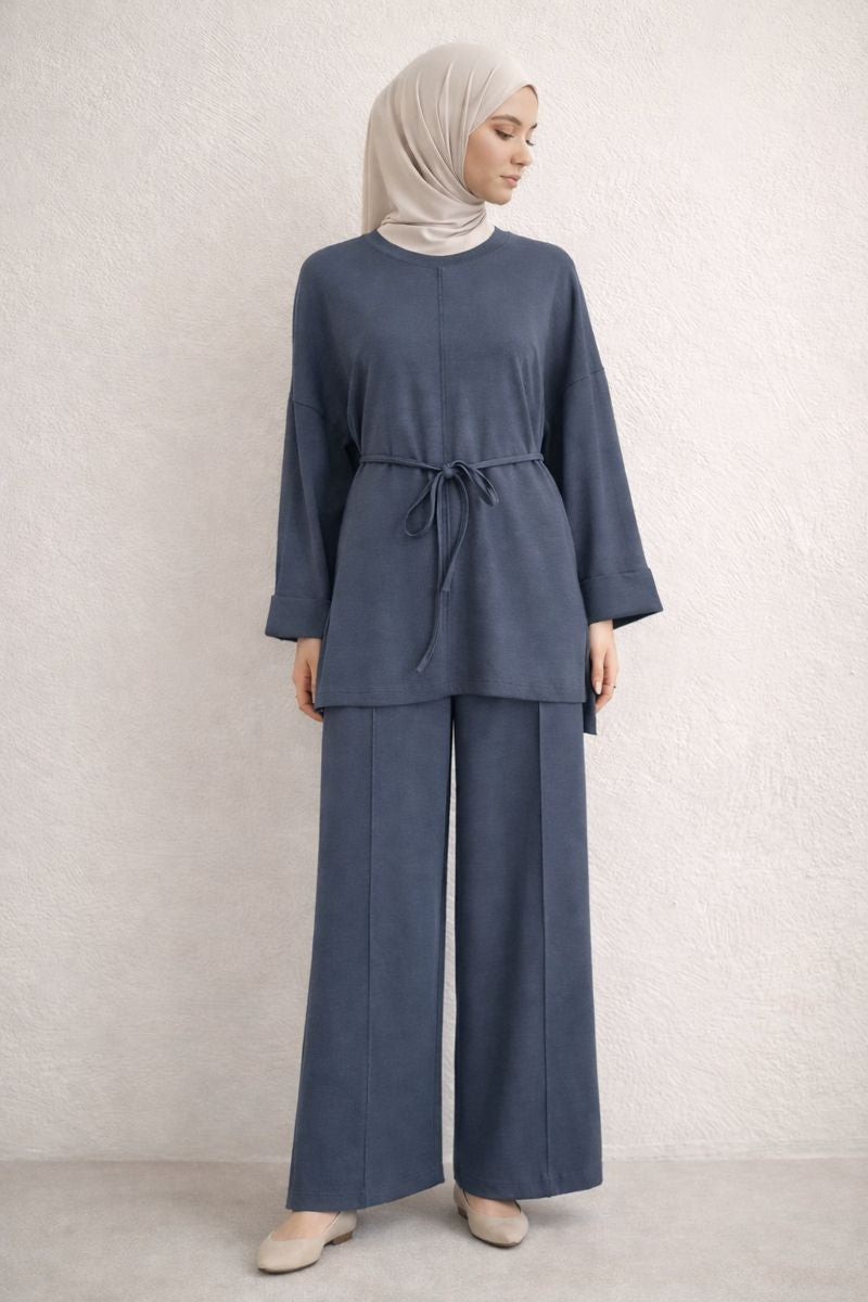 Zweiteiliges Set mit Gürtel - Blau