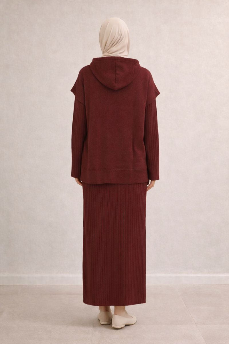 Zweiteiliges Strickset aus Kleid und Kapuzenpullover - Rot